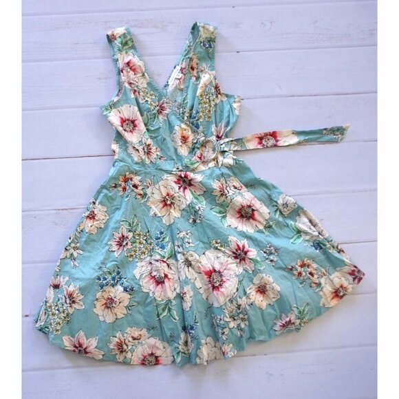 bailey blue Dresses & Skirts - Bailey Blue Floral Wrap Dress, Belted, Size S